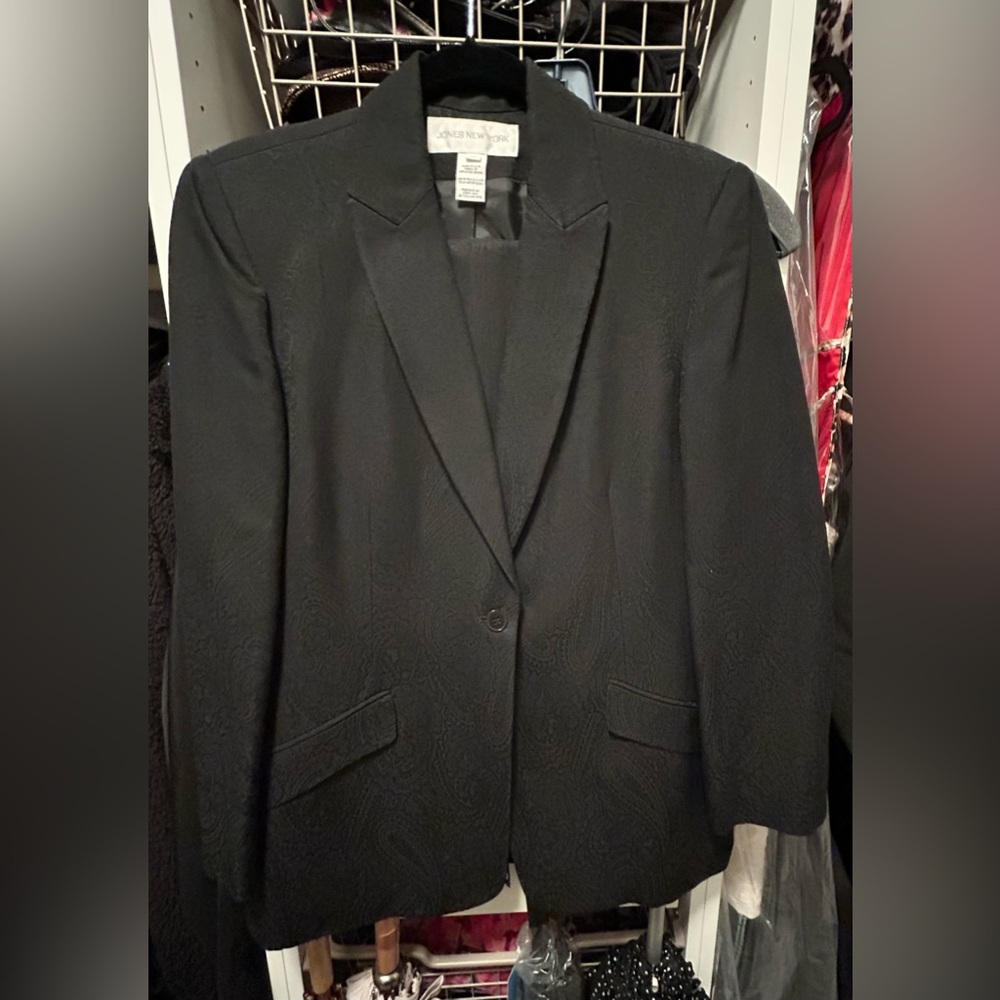 Jones New York Classic Black pant suit